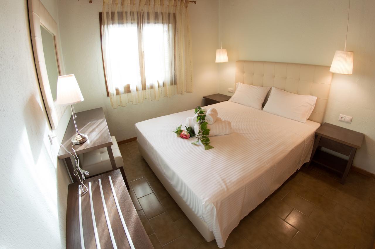 Aegialis Apartments Vourvourou Extérieur photo